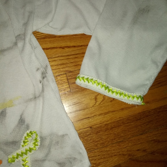 Plus Size Tie Dye Thermal, Plus Size Applique Bee Tie Dye Thermal Tie Blouse - Picture 3 of 16